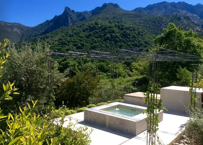 卡斯安娜利迪娅 - 魅力酒店